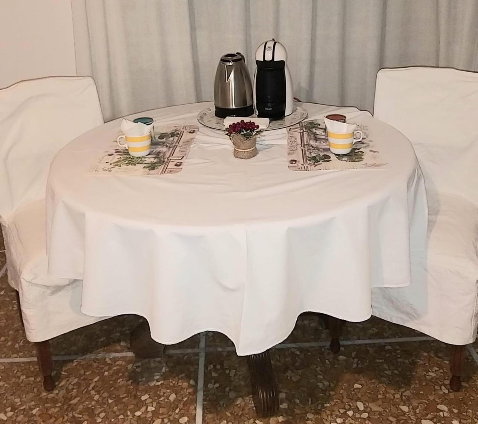 Amico Del Sole Acomodação com café da manhã Roma Exterior foto